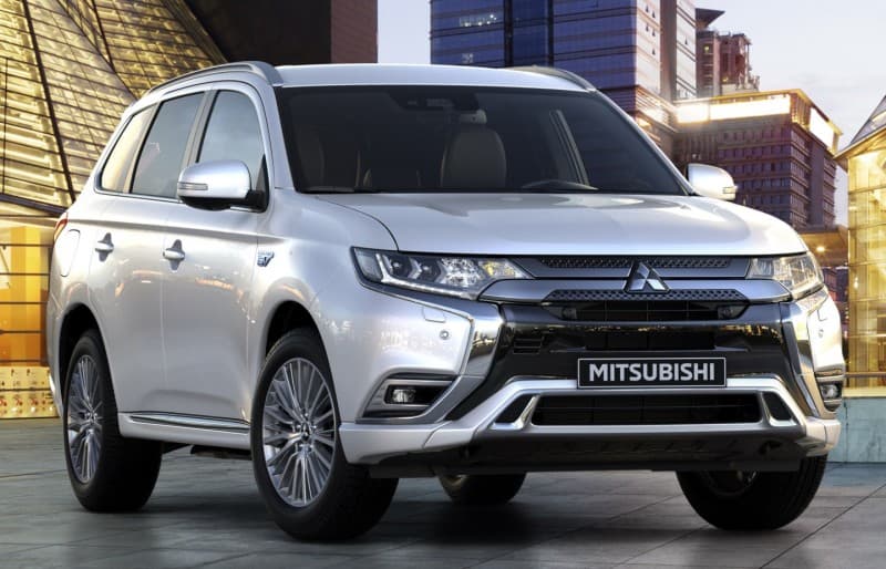 Spesifikasi dan Harga Mitsubishi Outlander PHEV, Ada Diskon!