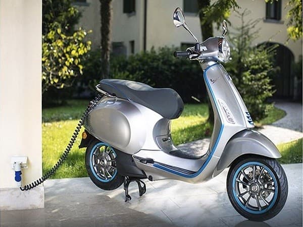 Vespa Elettrica: Motor Listrik Keren yang Siap Rilis di Indonesia