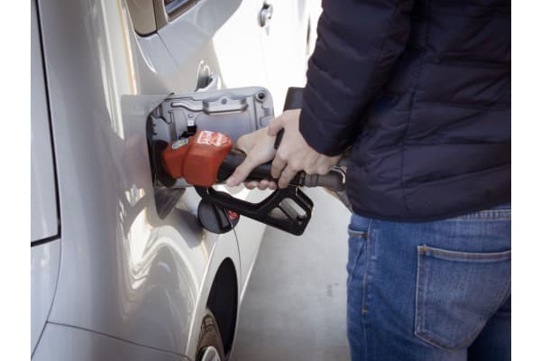 Cara Aman Isi Bensin di SPBU, Hindari Kesalahan Ini!