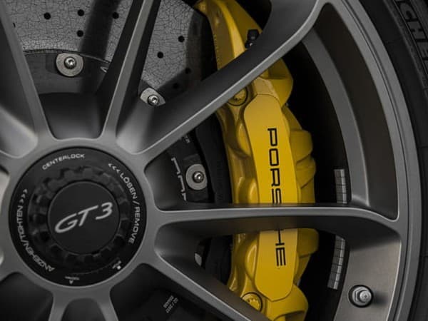 Kampas Rem Mobil - Fungsi, Waktu Ganti, hingga Biayanya