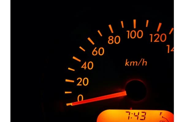Fungsi Speedometer Mobil dan 5 Masalah yang Kerap Terjadi