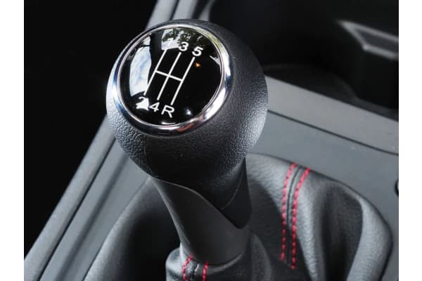 5 Tips Merawat Transmisi Manual pada Mobil, Penting Diketahui!