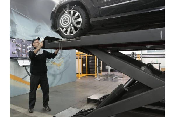 Servis Mobil Berkala, ini 10 Komponen yang Harus Dicek!