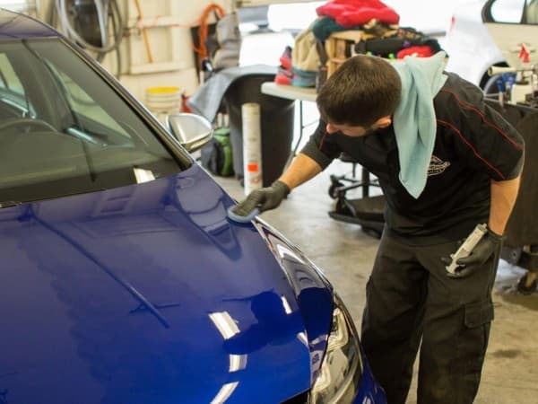 Detailing Mobil, Intip Prosesnya dan Biaya yang Perlu Dikeluarkan