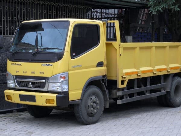 Mobil Colt Diesel Bekas: Cek Spesifikasi, Jenis dan Harganya!