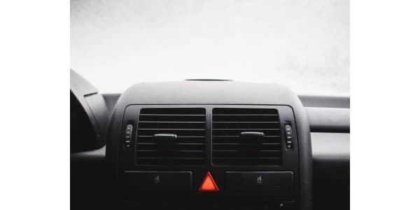 AC Mobil Sering Bau Gosong? Ini Dia Solusi dan Penyebabnya!