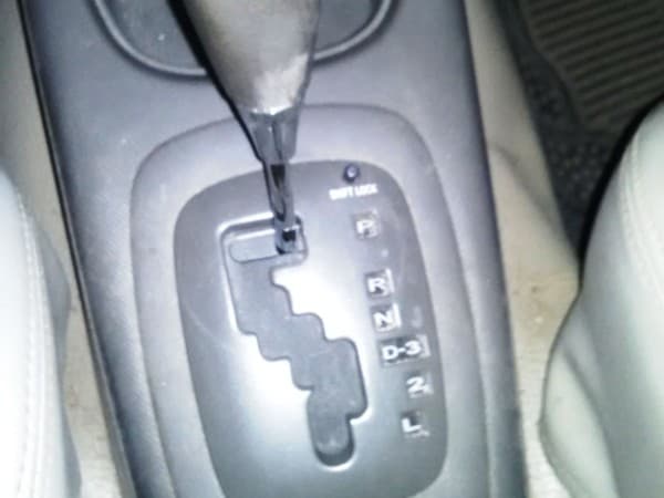 Kenali 5 Penyebab Bau Gosong Pada Mobil Matic!