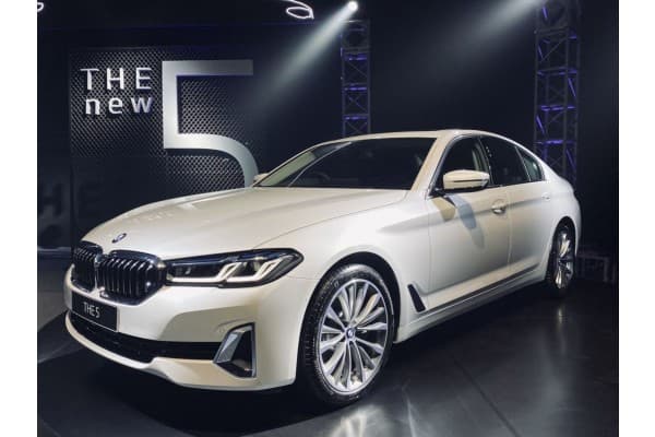 Tertarik Beli Mobil BMW 530i? Cek Spesifikasi dan Harga Bekasnya