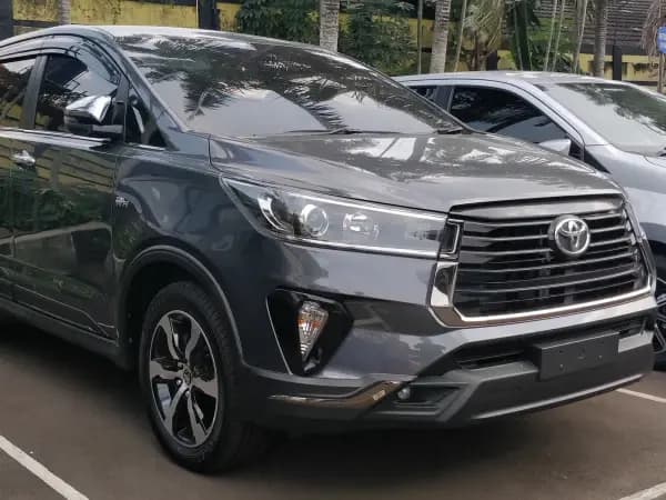 Rekomendasi 4 Innova Venturer Bekas, MPV Premium yang Gagah!