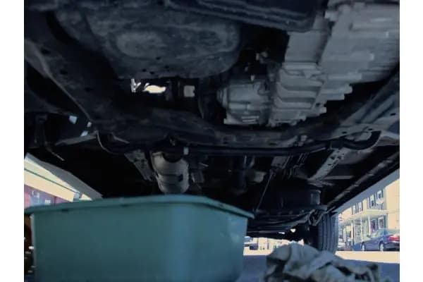 Daftar 6 Oli Mesin Mobil Avanza, Beserta Harga & Kelebihannya