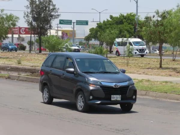 Ini Dia Perbedaan Tipe Mobil Avanza E, G, dan Veloz di OLX