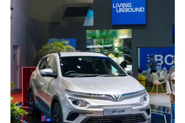 VinFast Resmi Meluncurkan VF E34 E-SUV di Indonesia