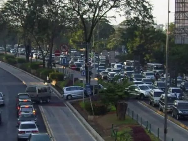 Isu Pembatasan Usia Kendaraan di Jakarta, Mobil Tua Terancam!