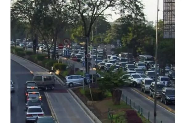 Isu Pembatasan Usia Kendaraan di Jakarta, Mobil Tua Terancam!