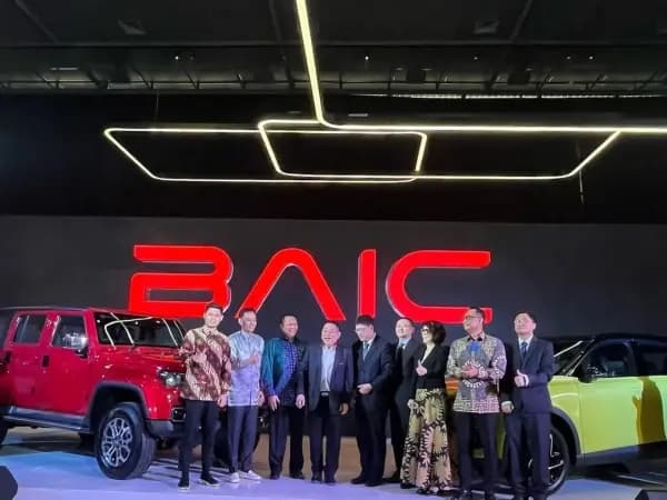 Intip Spesifikasi BAIC BJ40 Plus, Mobil Off-road Cuma 700 Jutaan!