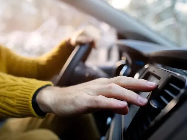 Ketahui 10 Faktor Penyebab AC Mobil Tidak Dingin
