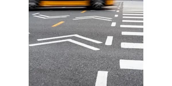 Perhatikan Marka Jalan Raya agar Selamat Berkendara! Cari Tahu Arti dan Fungsinya