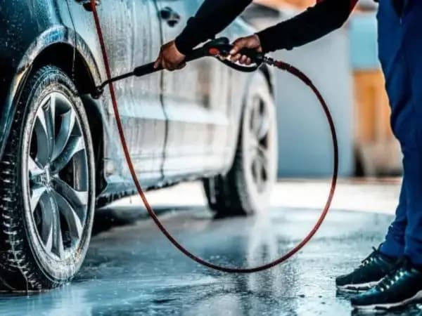 Daftar 18 Alat Cuci Mobil Praktis yang Bisa Kamu Pakai di Rumah!