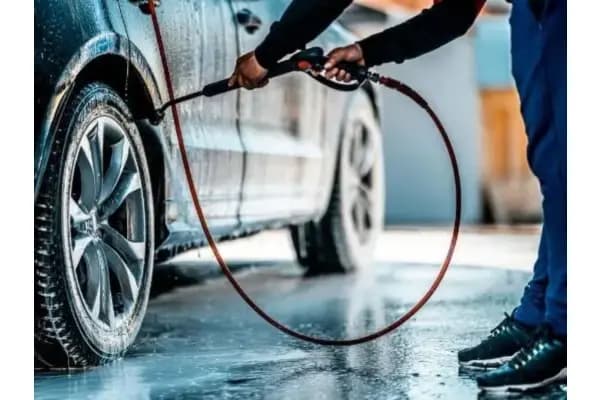 Daftar 18 Alat Cuci Mobil Praktis yang Bisa Kamu Pakai di Rumah!