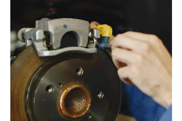 Ini 9 Jenis dan Fungsi Rem Tangan Mobil Serta Cara Perawatannya