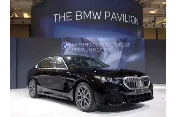 BMW 520i M: Mobil Sedan Sport Premium Terbaru 2024