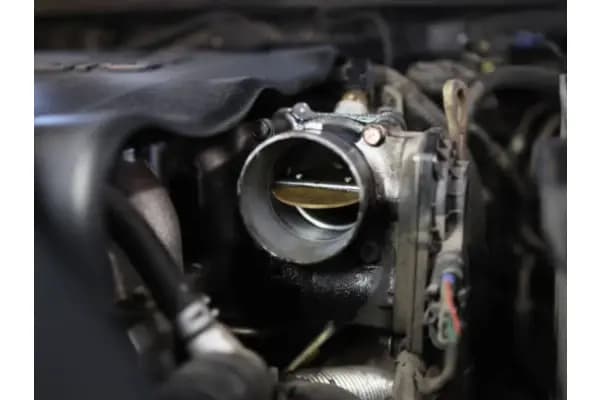 6 Komponen Bahan Bakar Mobil Terpenting Beserta Fungsinya!