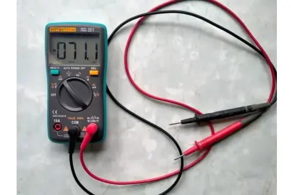 5 Fungsi Utama AVOmeter, Jenis, & Cara Menggunakan