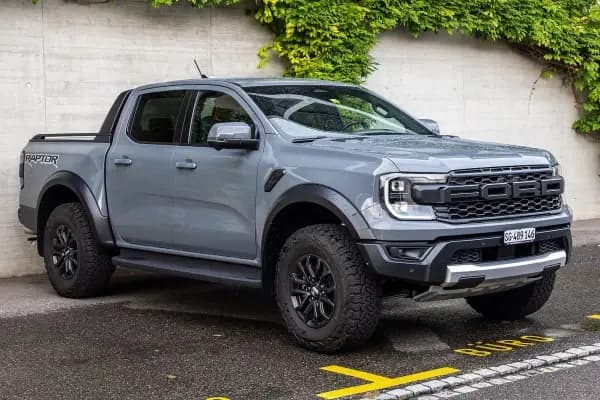 Ford Raptor, Monster Off-Road dengan Interior Premium!