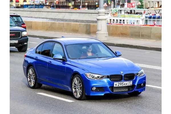Review Lengkap & Harga BMW F30, Sedan Mewah Murah!