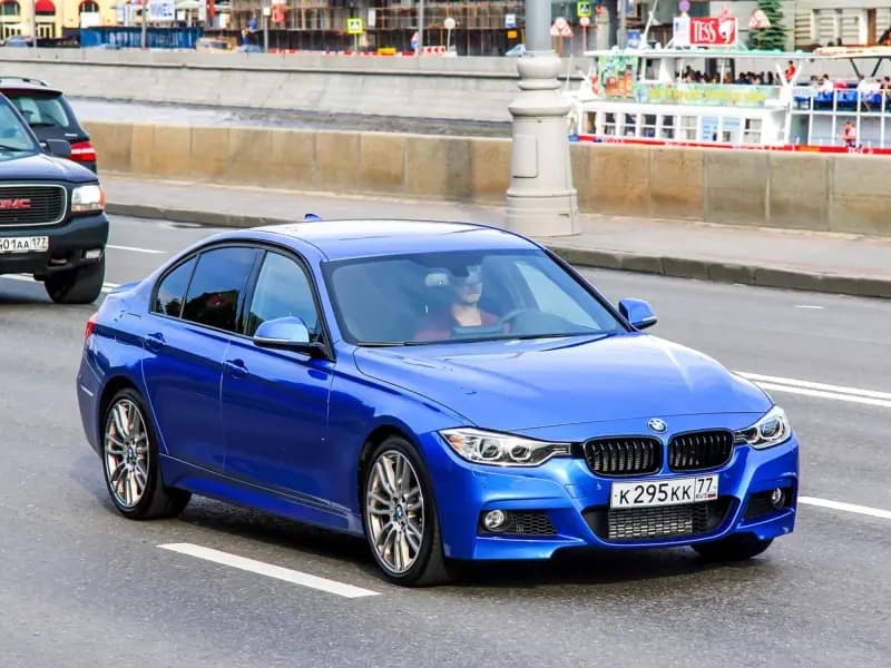 Review Lengkap & Harga BMW F30, Sedan Mewah Murah!