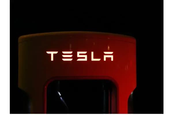 Tesla Model 3: Spesifikasi, Desain, Kelebihan, dan Harga