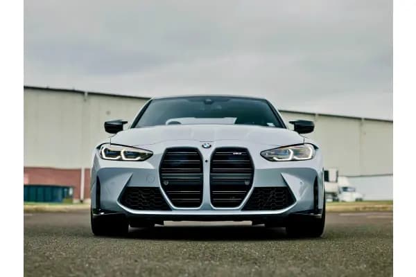 Harga BMW M4 Competition, Mobil Cepat Berakselerasi