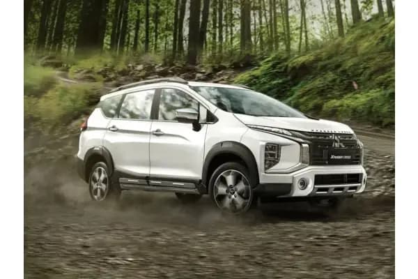 Xpander Cross: Menaklukkan Medan Ekstrim dengan Fitur Canggih!