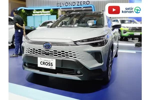 Corolla Cross HEV Facelift: Spesifikasi, Fitur, Review & Harga