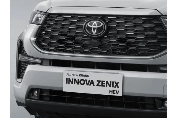Toyota Innova Zenix HEV, MPV Hybrid Irit & Nyaman!