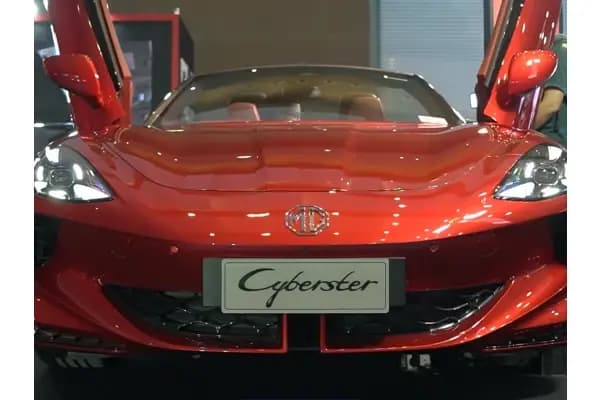 PEVS 2025: Surga Mobil Listrik Mewah sampai Lokal Karya Anak Bangsa!