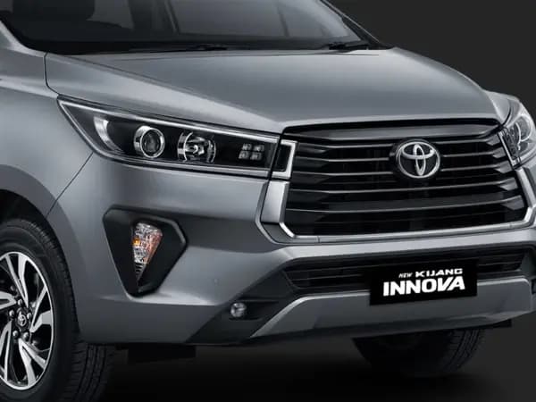 Masih Laris! Ini 5 Kelebihan Innova Reborn Dibanding Zenix
