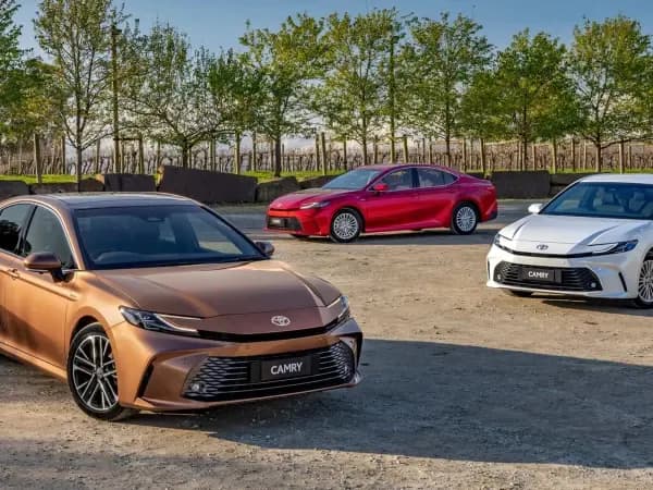 Cari Sedan Toyota? Ini 6 Mobil yang Cocok untuk Segala Kebutuhan!