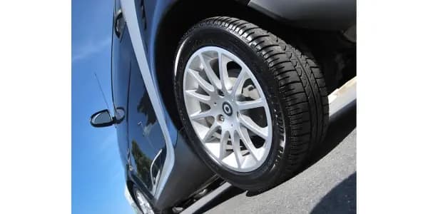 Harga Ban Mobil Avanza Berbagai Merek, Mulai dari Rp 500 Ribuan Aja!