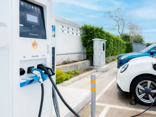 Pajak Mobil BBM vs Mobil Listrik, Mana Yang Lebih Murah?