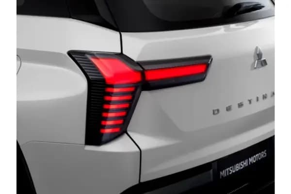Mitsubishi Destinator Hadir di GIIAS 2025, SUV Petualang Modern!