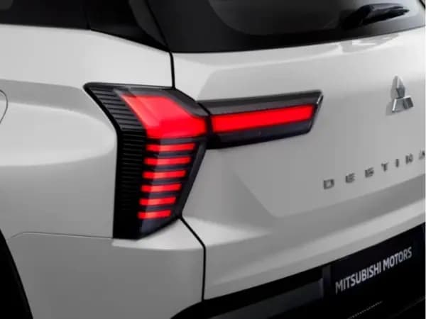 Mitsubishi Destinator Hadir di GIIAS 2025, SUV Petualang Modern!