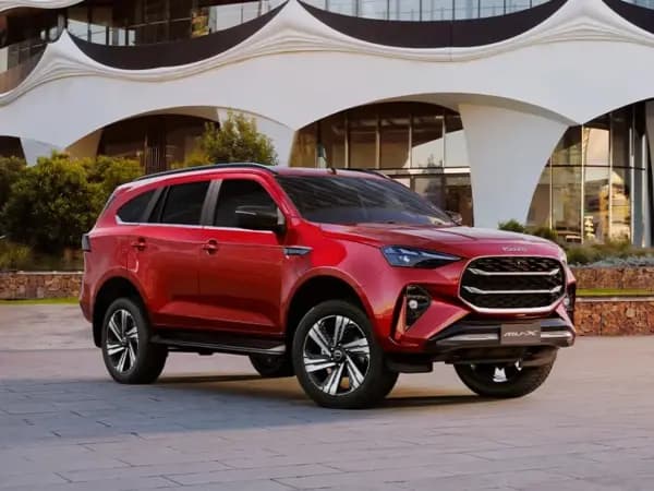 Isuzu MU-X, SUV Diesel Tangguh di GIIAS 2025!