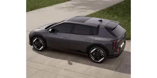 KIA EV4 Tampil Memukau di GIIAS 2025, EV Midsize Paling Stylish!