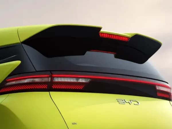 BYD Atto 1 Dynamic vs Premium, Apa Beda Variannya?
