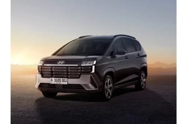 15 Rekomendasi Mobil Keluarga Terbaik, Nyaman & Mewah!