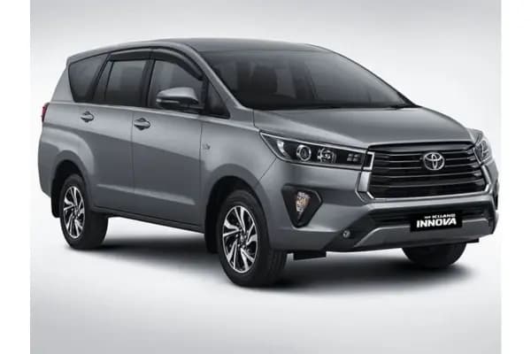 Mengenal Perbedaan Innova Reborn dan Venturer, Unggul Mana?