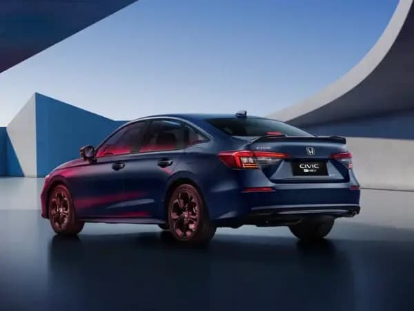 Civic RS e:HEV, Sedan Hybrid Premium Mulai dari 600 Jutaan!