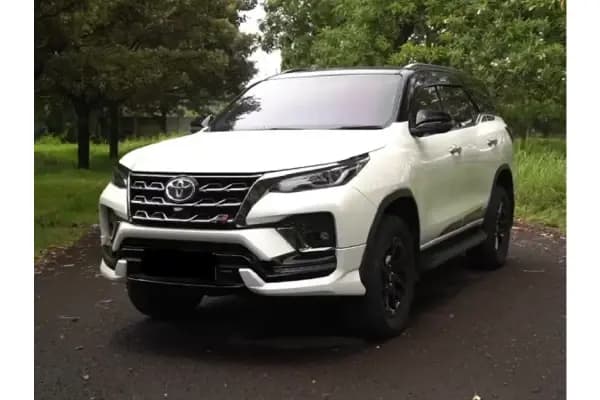 8 Rekomendasi Mobil Ground Clearance Tinggi, Nyaman di Segala Medan!