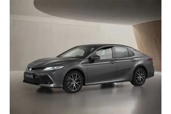 Berapa Konsumsi BBM Mobil Camry Hybrid? Ini Jawabannya!